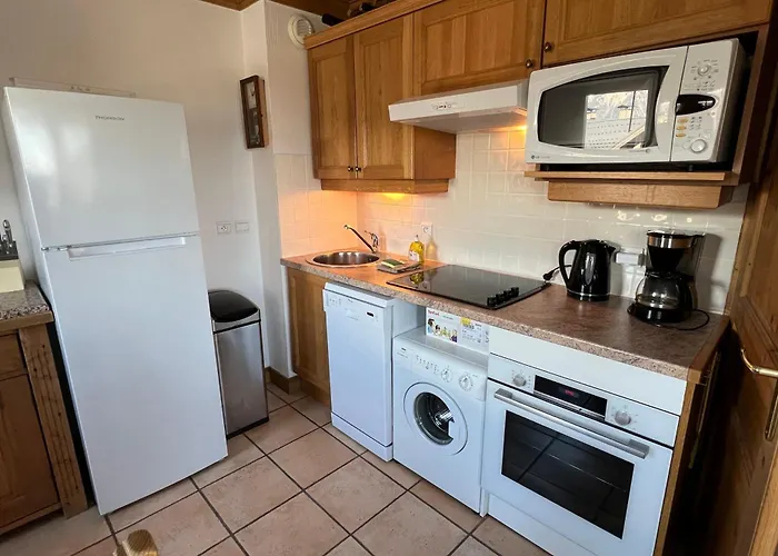 Les Granges 13 6-8 Person Apartman *