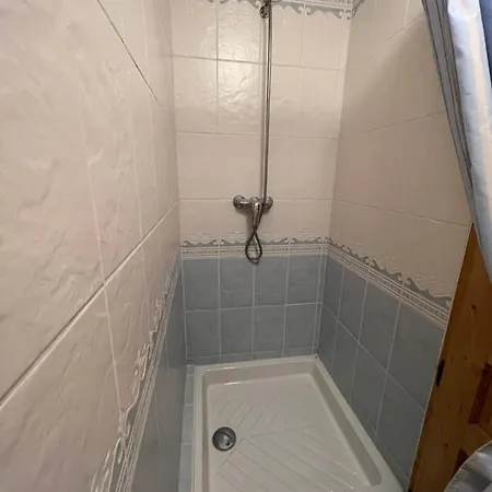 Les Granges 13 6-8 Person Appartement *